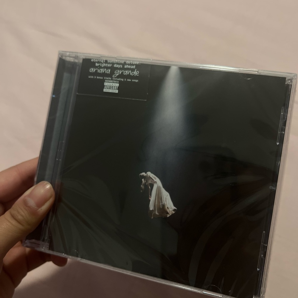 Signed Ariana Grande eternal sunshine CD Album - Picture 3 of 6